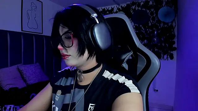 Kitty Gang online show from June 30, 2:01 am