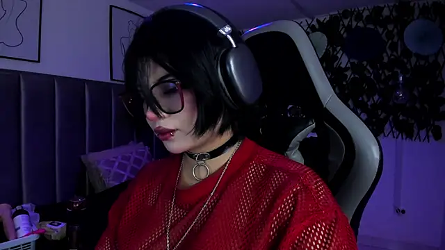Kitty Gang online show from July 1, 1:18 am