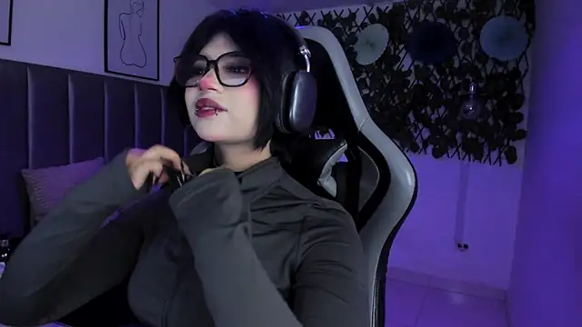 Kitty Gang online show from July 9, 12:37 am
