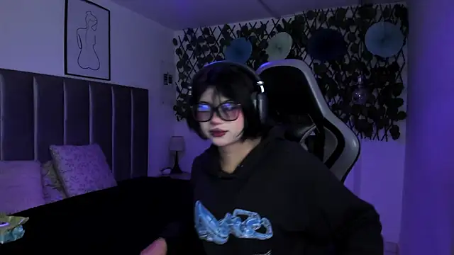 Kitty Gang online show from July 10, 12:59 am