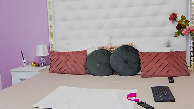 Lenna Paul online show from March 3, 5:31 am