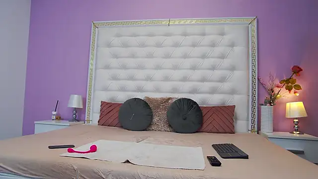 Lenna Paul online show from October 10, 4:11 am