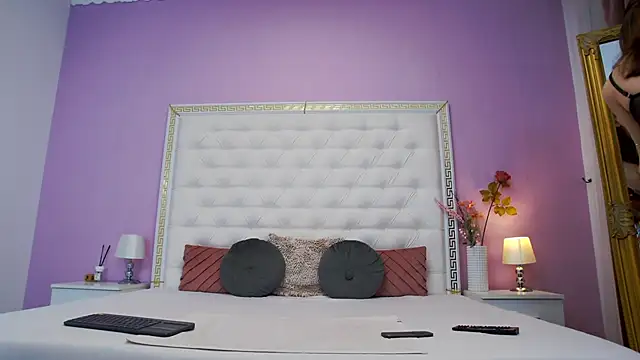 Lenna Paul online show from November 11, 4:56 am