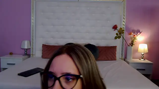 Lenna Paul online show from June 17, 4:15 am