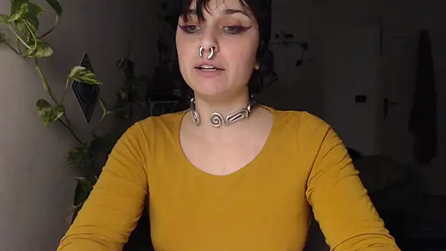 kinkyspirali online show from January 6, 9:29 pm