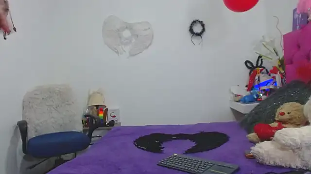 Snapshot of AlexaFontana chatting on March 5, 4:56 am AlexaFontana online show from March 5, 4:56 am