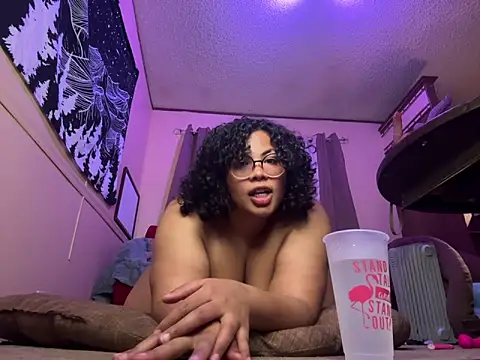TheeGoddessAset online show from February 15, 3:42 am