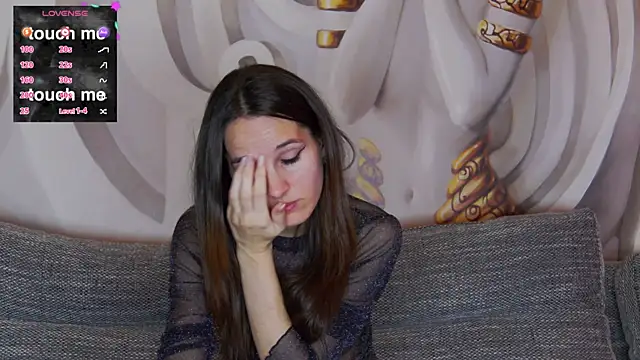 hailey peach online show from March 6, 12:32 am