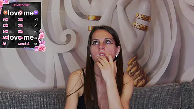 Snapshot of hailey_peach chatting on July 6, 5:04 pm hailey peach online show from July 6, 5:04 pm