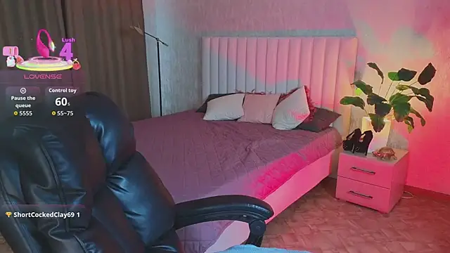 Jenna Adams  online show from June 12, 2:43 am