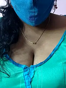 Snapshot of mallu-sumi chatting on November 21, 3:27 am mallu-sumi online show from November 21, 3:27 am