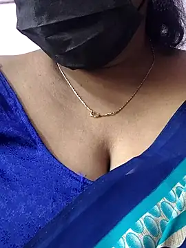 Snapshot of mallu-sumi chatting on November 29, 5:43 am mallu-sumi online show from November 29, 5:43 am