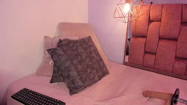 kristakinnky online show from February 21, 11:44 am