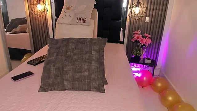 kristakinnky online show from July 28, 12:34 pm