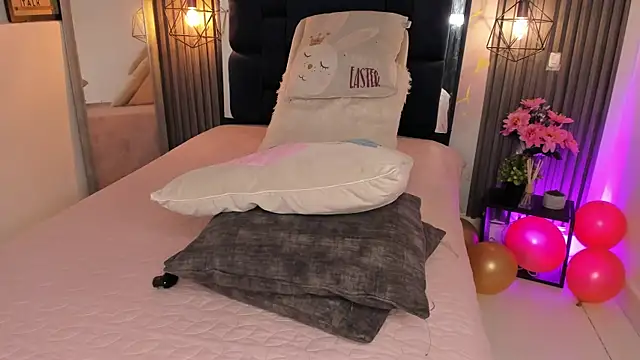 kristakinnky online show from August 3, 12:32 pm