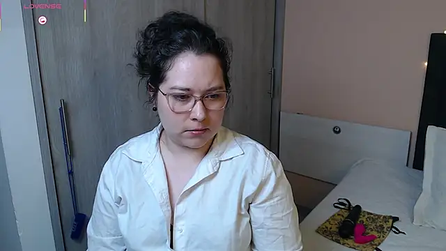 May Carlier online show from March 17, 11:11 pm