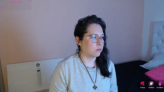 May Carlier online show from February 3, 10:04 pm