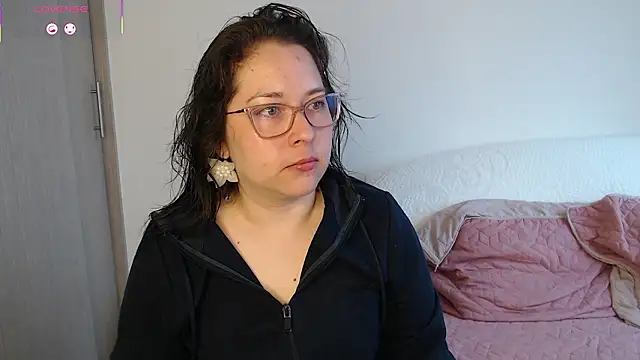 May Carlier online show from March 27, 12:38 pm