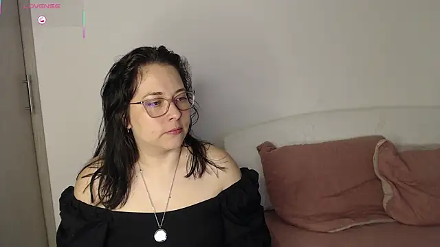 May Carlier online show from April 5, 2:53 am