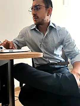 Snapshot of pablo-rincon95 chatting on March 11, 1:56 pm pablo-rincon95 online show from March 11, 1:56 pm