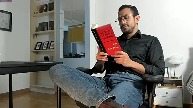 pablo-rincon95 online show from June 6, 11:59 am