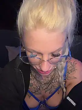 jazzy-bee online show from April 24, 8:44 pm