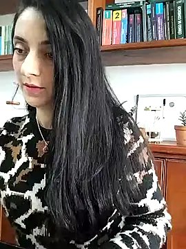 Snapshot of amellie_ros chatting on December 27, 7:35 pm amellie ros online show from December 27, 7:35 pm