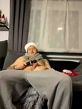 Snapshot of JanyXclusive chatting on December 15, 3:24 am JanyXclusive online show from December 15, 3:24 am