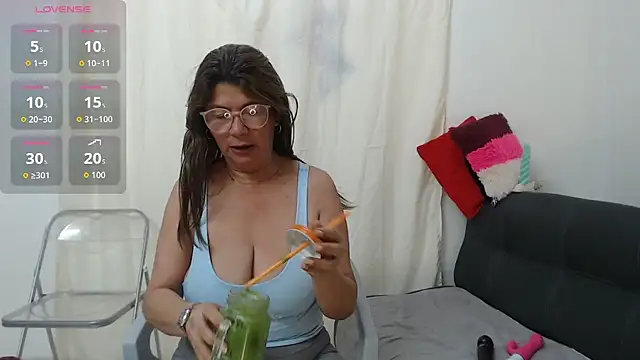 Aranza-Queen online show from October 31, 1:56 pm