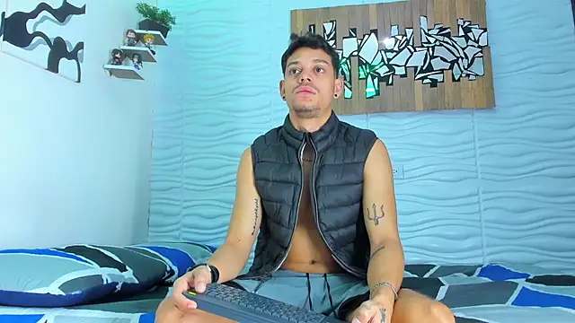 Snapshot of Friendsofeverything_ chatting on September 19, 1:45 pm Friendsofeverything online show from September 19, 1:45 pm