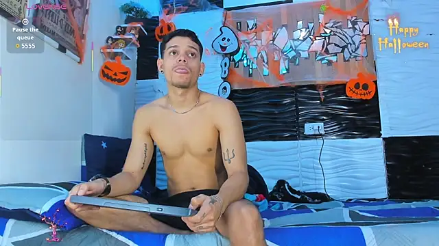 Friendsofeverything  online show from October 22, 12:49 pm