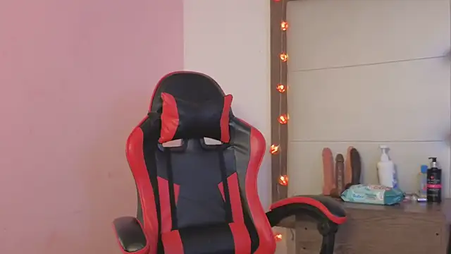 Alisson Freckles online show from February 24, 1:47 am