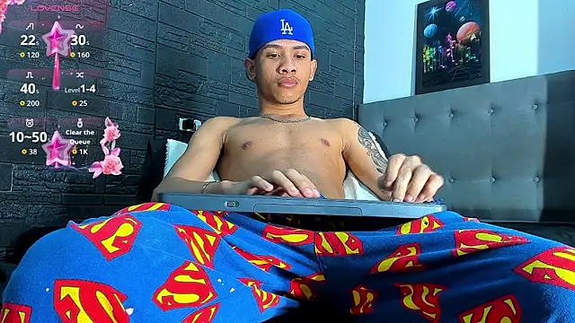 Romancartier 1 online show from February 4, 7:14 am