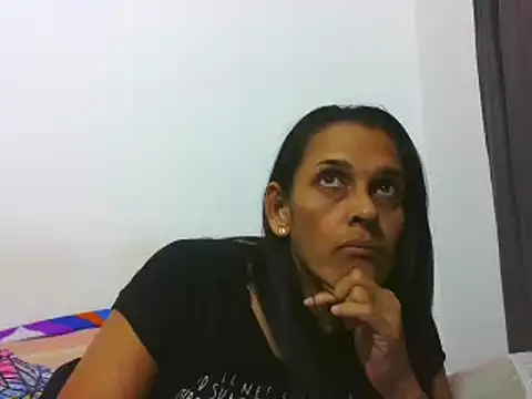 latinbrunettet online show from February 19, 8:20 pm