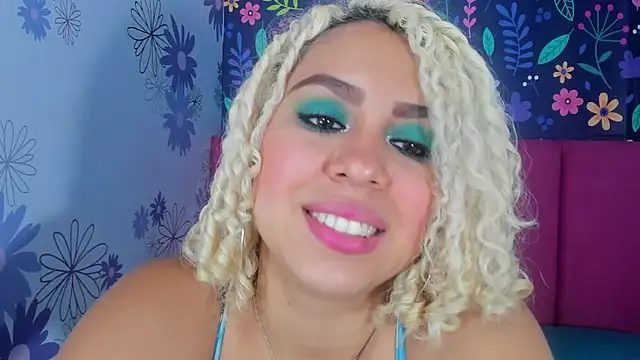 Lucy White   online show from October 26, 8:26 pm