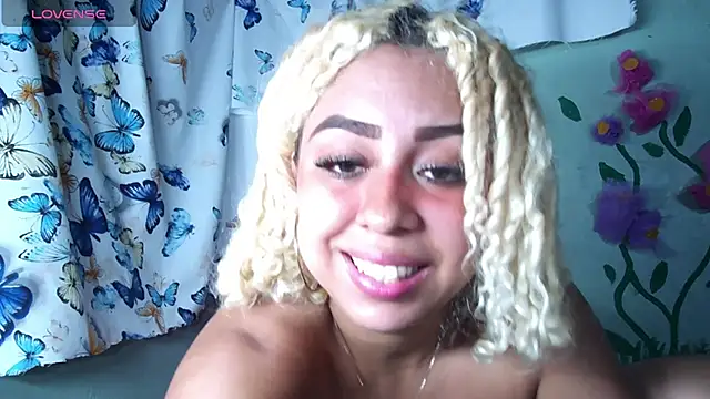 Lucy White   online show from June 25, 8:57 pm