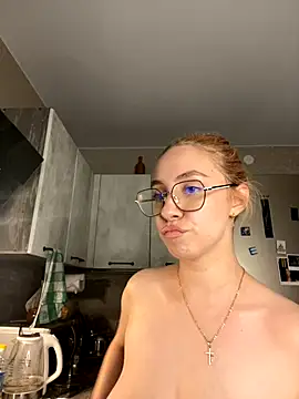 Kitty Katrine online show from September 20, 4:30 pm