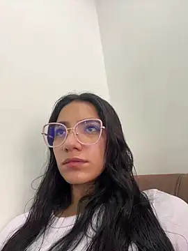 dolcebella online show from February 14, 6:37 pm