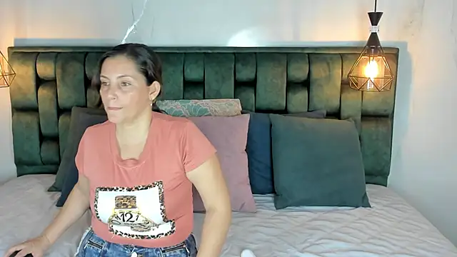 Snapshot of angelswets chatting on February 9, 1:25 pm angelswets online show from February 9, 1:25 pm