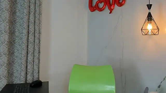 Snapshot of angelswets chatting on February 18, 5:21 pm angelswets online show from February 18, 5:21 pm