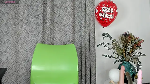 Snapshot of angelswets chatting on September 20, 2:51 pm angelswets online show from September 20, 2:51 pm