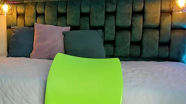 Snapshot of angelswets chatting on October 22, 2:39 pm angelswets online show from October 22, 2:39 pm