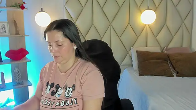 angelswets online show from June 2, 1:57 pm