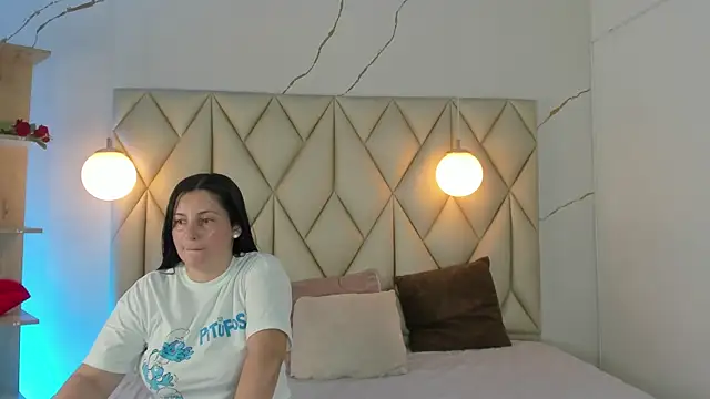 Snapshot of angelswets chatting on June 28, 1:39 pm angelswets online show from June 28, 1:39 pm