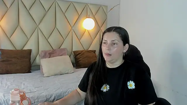 Snapshot of angelswets chatting on July 18, 2:54 pm angelswets online show from July 18, 2:54 pm