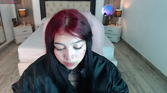 Snapshot of pettit_courtny chatting on January 9, 9:59 am pettit courtny online show from January 9, 9:59 am