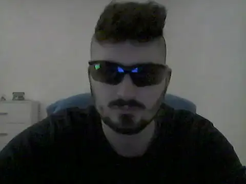 Snapshot of Hkl95555 chatting on December 18, 5:42 pm Hkl95555 online show from December 18, 5:42 pm