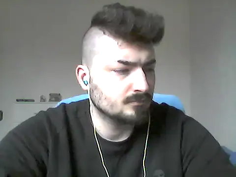 Snapshot of Hkl95555 chatting on November 18, 12:42 pm Hkl95555 online show from November 18, 12:42 pm