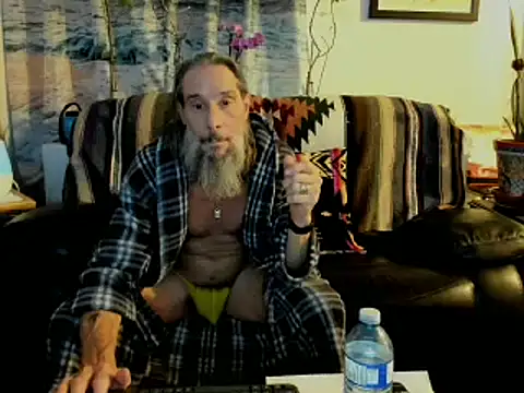 Snapshot of mindphu_k chatting on March 18, 12:49 am mindphu k online show from March 18, 12:49 am