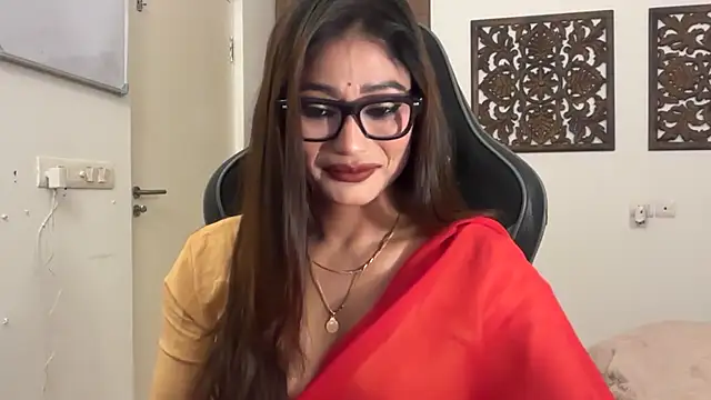 Snapshot of GoddessAnna chatting on November 18, 6:01 pm GoddessAnna online show from November 18, 6:01 pm